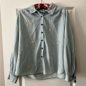 The Great. light blue embroidered top size 1